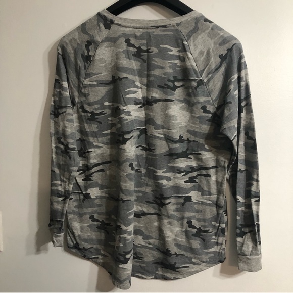 Women’s Camo Sweatshirt Army Of Love Graphic Gray. XL - Picture 2 of 3